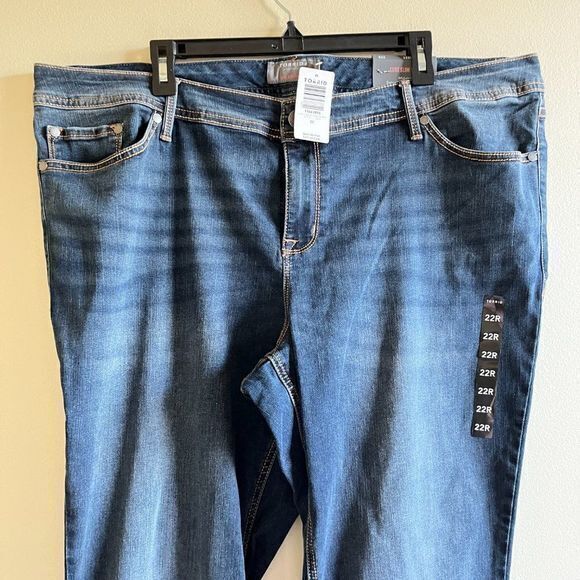 NEW TORRID LUXE SLIM BOOT JEAN - SUPER STRETCH MEDIUM WASH WOMENS PLUS S… - Picture 3 of 10